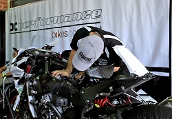 Servicing in pitbox